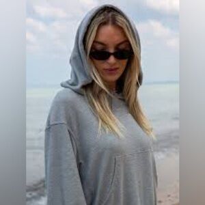 Fitigues cashmere sweater with a hood size medium gray